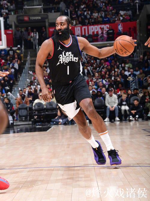 快船官方:卢说错了,哈登能否出战目前还要到赛前才能决定 快船官方:卢说错了,哈登能否出战目前还要到赛前才能决定